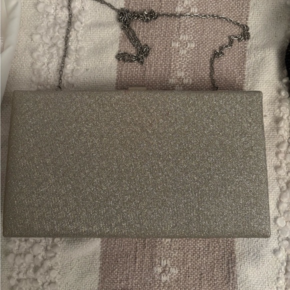 Silver clutch - Picture 1 of 3